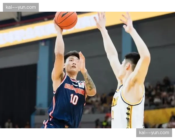 黄蜂米勒侧翼防守展现成长，年轻核心构建防守体系基础